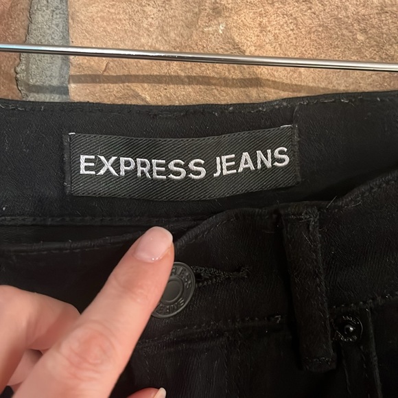 Women’s distressed jeans - Picture 2 of 10